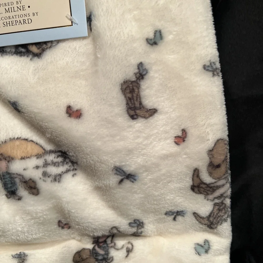 NEW! IVORY Soft Fleece CLASSIC POOH &‎ Piglet FRIENDS Plush Baby BLANKET 30x40